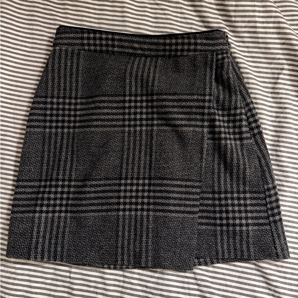 Abercrombie & Fitch Black and Gray Plaid Mini Skirt